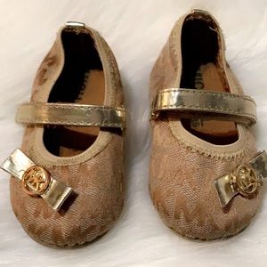 Michael Kors Shoes Size 4c